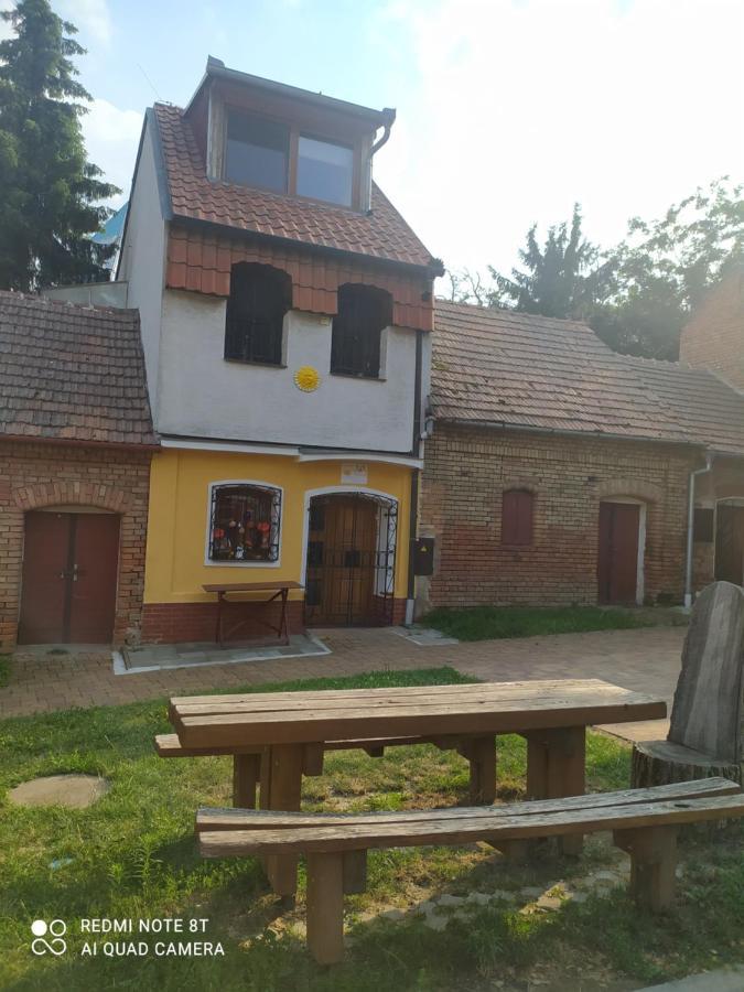 Penzion Slunce Nad Vinnym Sklepem Moravská Nová Ves 외부 사진